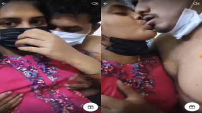 Couple Kissing And – Massaging Mulai HD