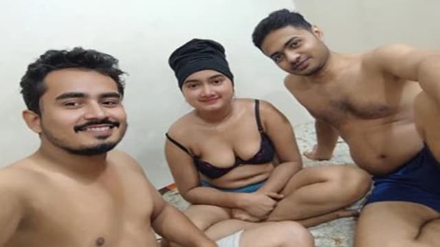 Desi Sexy Girlfriend Shared Threesome Fucking Video Free